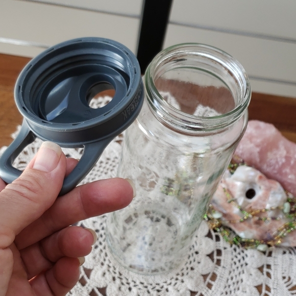 ๐๐ฆ CamelBak Glass Water Bottle - Picture 5 of 6